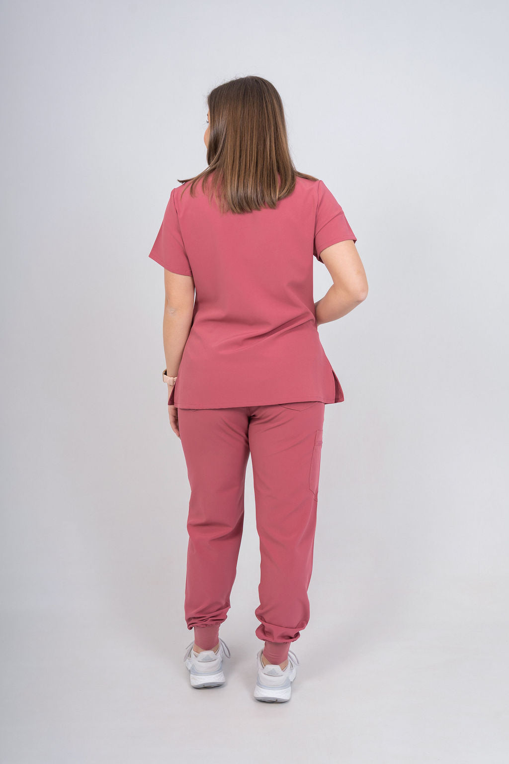 Mauvewood Amara Three-Pocket Scrub Top and Lara Jogger Set