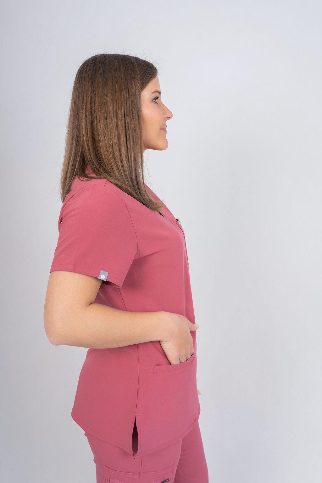 Mauvewood Amara Three-Pocket Scrub Top and Lara Jogger Set