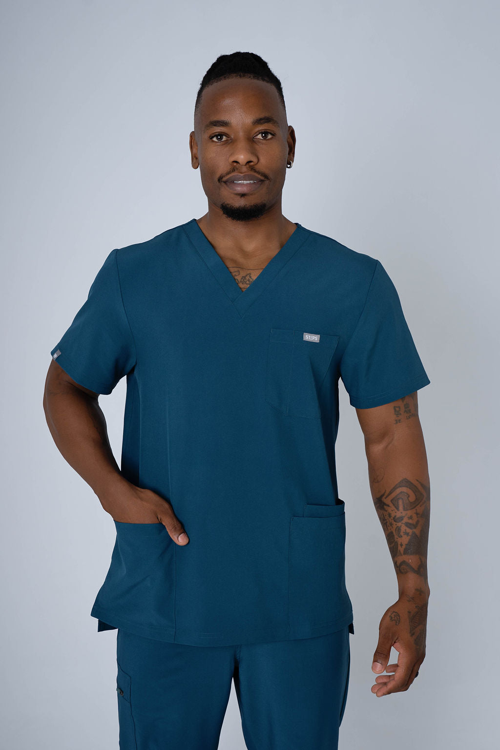 Deep Reef Alex Three-Pocket Scrub Top and Leo Jogger Set