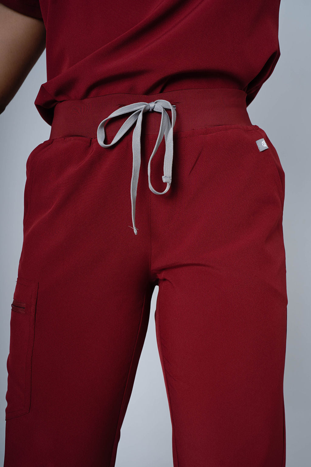 Rosewood Ella Three-Pocket Scrub Top and Eva Jogger Set