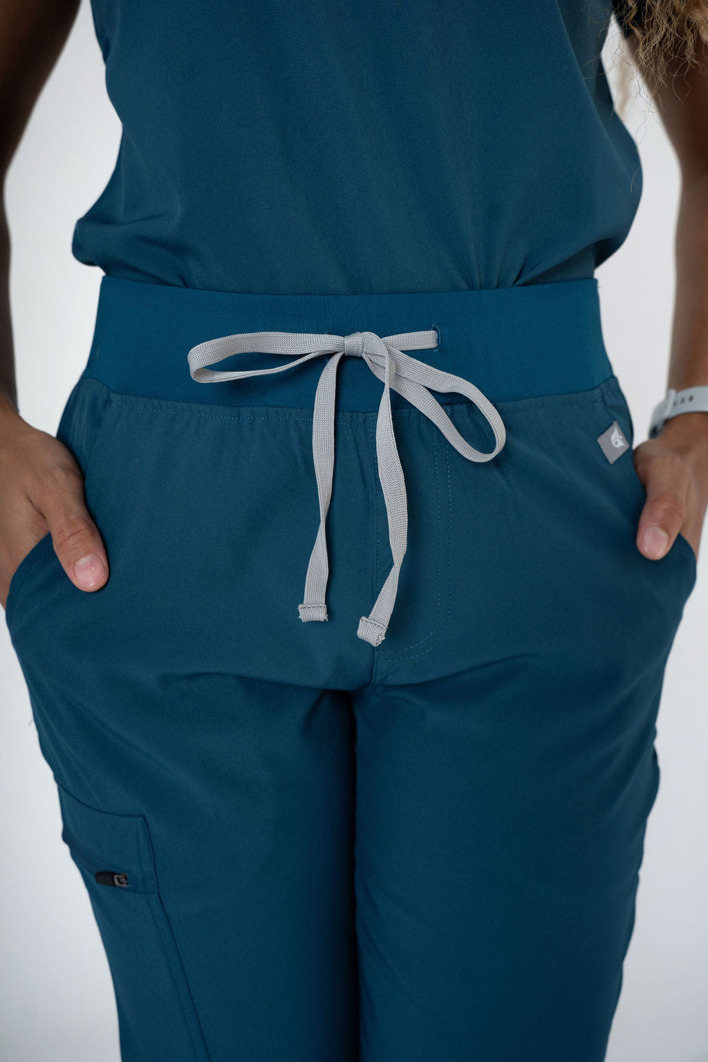 Lagoon Ella Three-Pocket Scrub Top and Eva Jogger Set