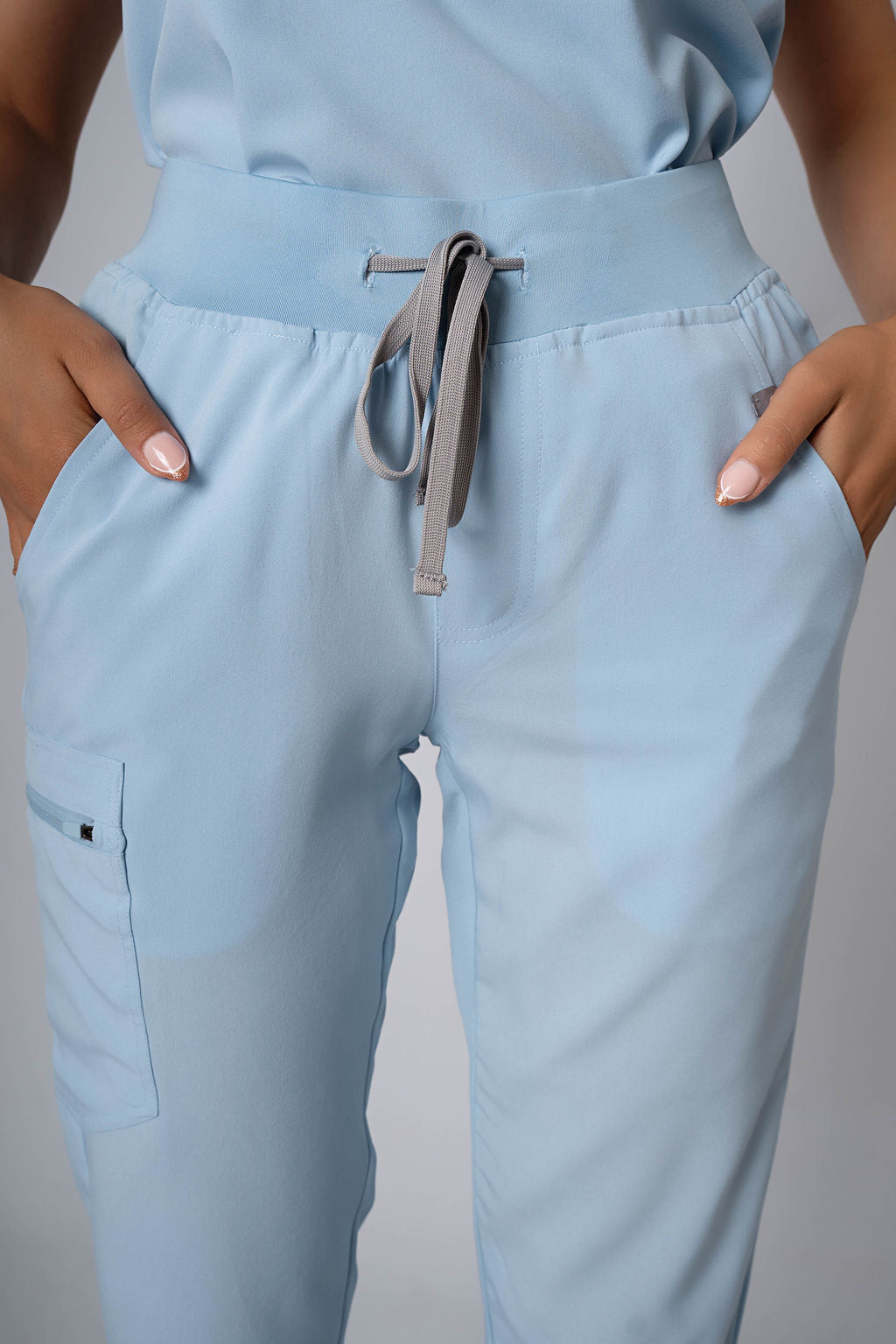Seagull Ella Three-Pocket Scrub Top and Eva Jogger Set