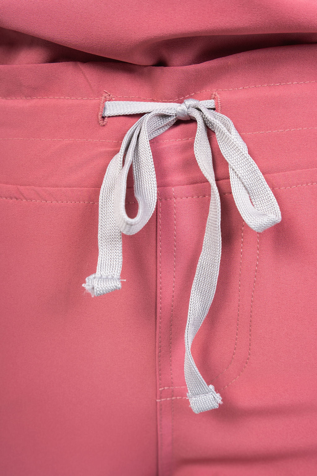 Mauvewood Amara Three-Pocket Scrub Top and Lara Jogger Set