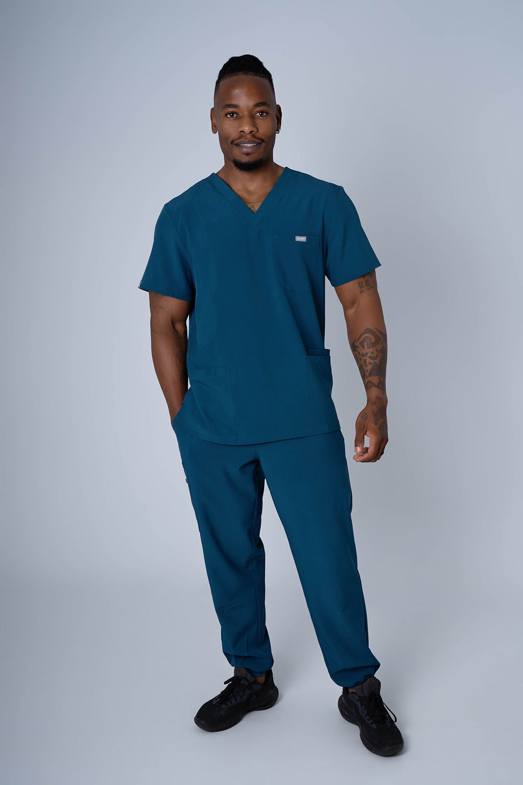 Deep Reef Alex Three-Pocket Scrub Top and Leo Jogger Set