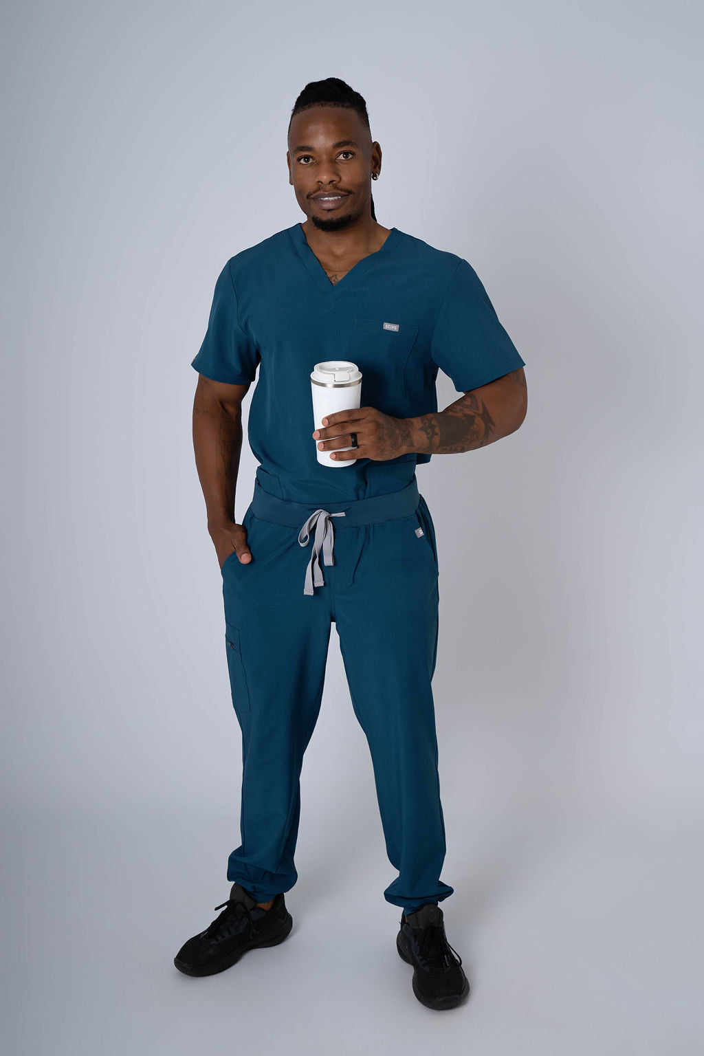 Deep Reef Alex Three-Pocket Scrub Top and Leo Jogger Set