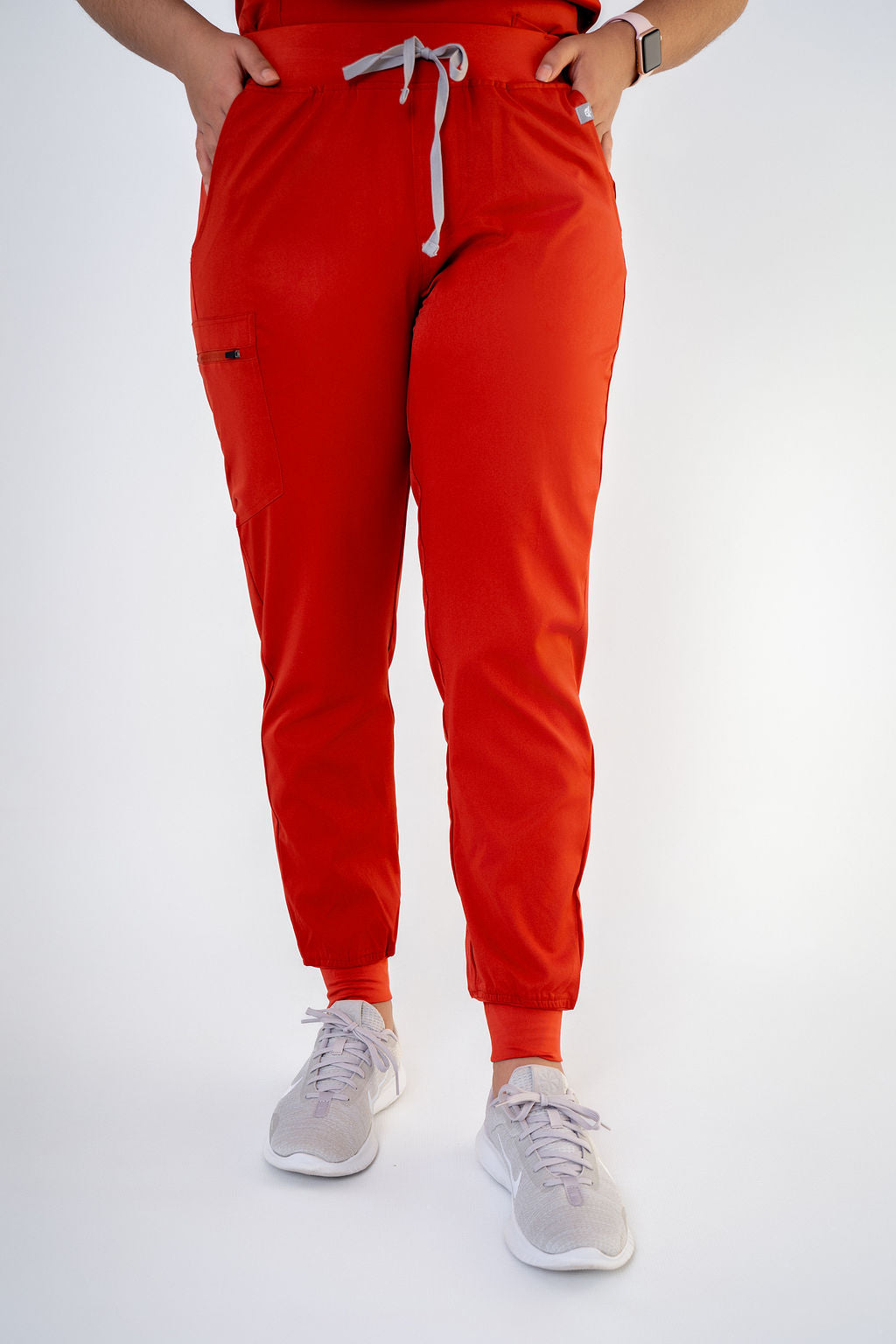 Auburn Ella Three-Pocket Scrub Top and Eva Jogger Set