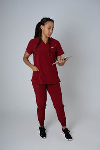 Rosewood Ella Three-Pocket Scrub Top and Eva Jogger Set