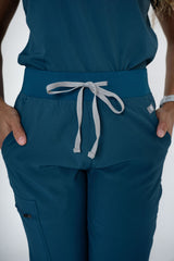 Lagoon Ella Three-Pocket Scrub Top and Eva Jogger Set