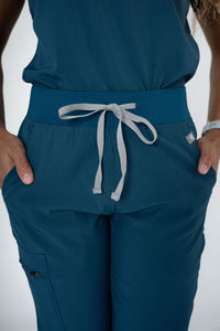Lagoon Ella Three-Pocket Scrub Top and Eva Jogger Set