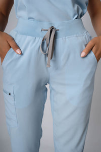Seagull Ella Three-Pocket Scrub Top and Eva Jogger Set