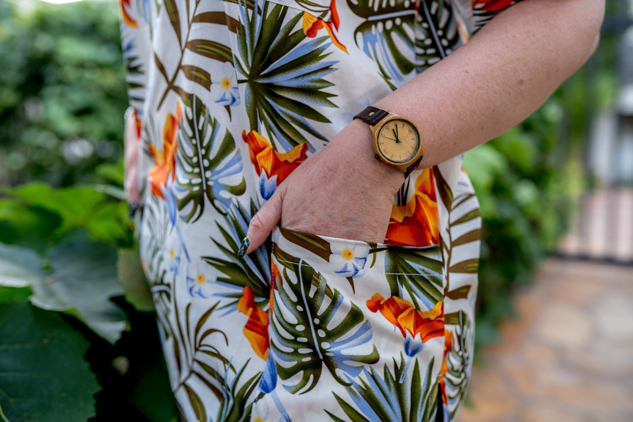 TROPICAL LEAVES